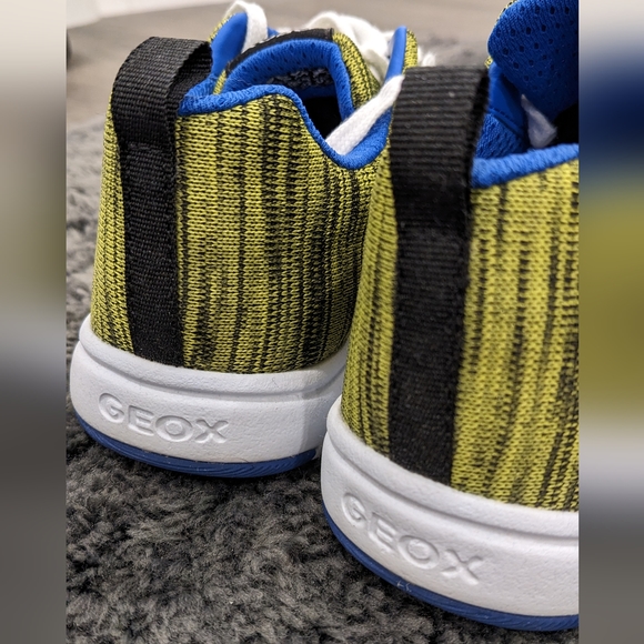 Brand New Geox Respira Shoes (Size 3 Kids) - Picture 5 of 6